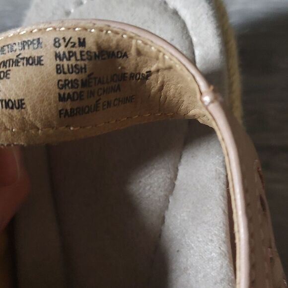 Earth Origins Leather Perforated Wedges Naples Nevada  Sz 8.5 - Picture 8 of 8